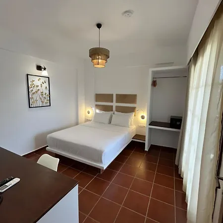 Holidays & Hotel