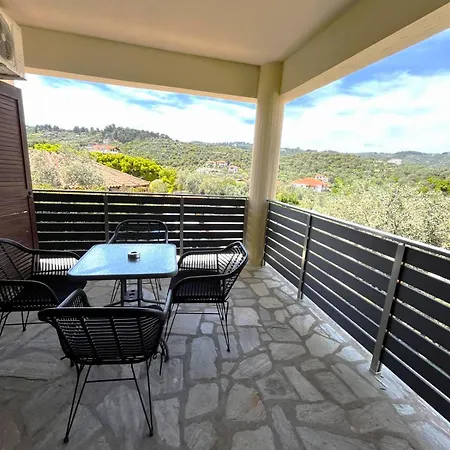 Holidays & Σκόπελος