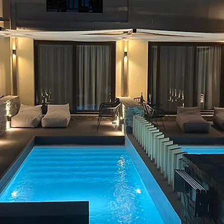 Holidays & Ξενοδοχείο Σκόπελος