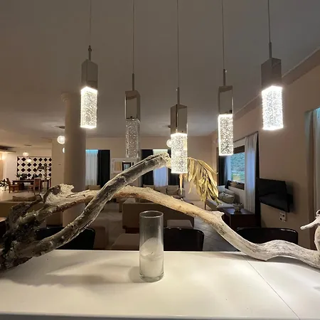 Ξενοδοχείο Holidays & Σκόπελος