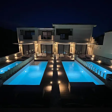 Ξενοδοχείο Holidays & 5*