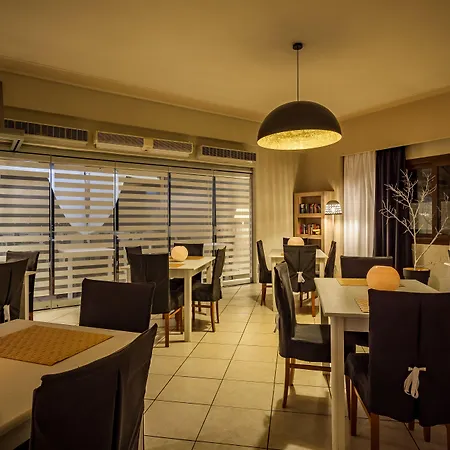 Holidays & Σκόπελος